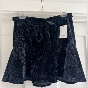 NWT Kohl’s Black Velvet Mini Skirt with Bow Tie